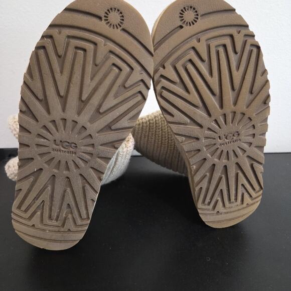 Ugg Australia Women’s Cardy Knit Tan Gold Sweater Boots Buttons Size 5 US 1876 - Picture 7 of 7